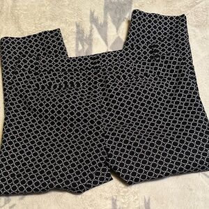 Hilary Radley Black and White Patterned Capris